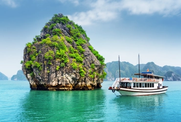 Hanoi - Halong - Baia di Bai Tu Long/ Baia di Lan Ha (B, L, D)