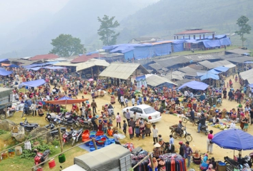 Mercato etnico di Cao Son (solo mercoledì) - Hanoi (B, L)