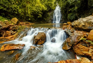 1000 Waterfall Trek (B, L, D)