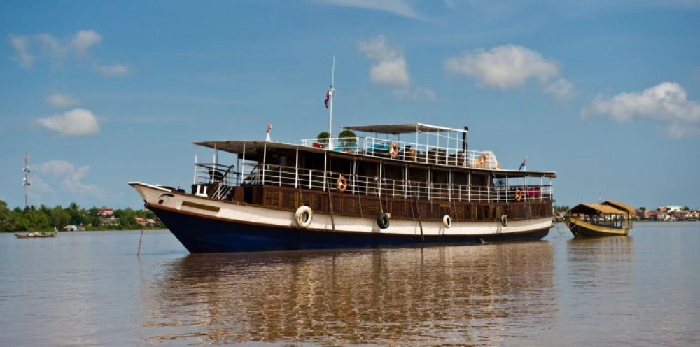 Kaam Samnaar – Chau Doc (B, L, D)