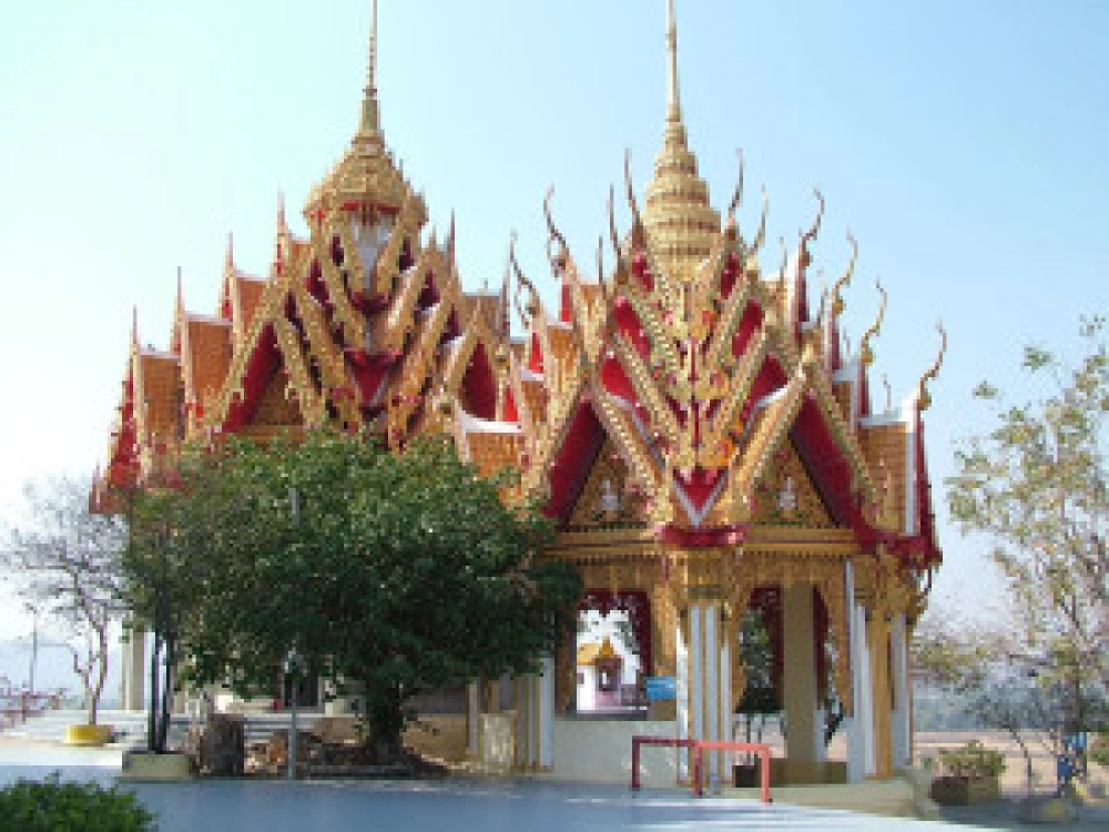 Bangkok – Kanchaburi – Thong Phap Phum – Ban Hin Dad (L, D)