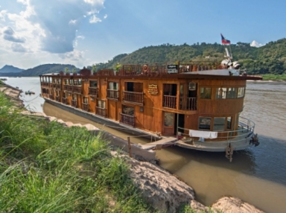 Luang Prabang (B, L, D)