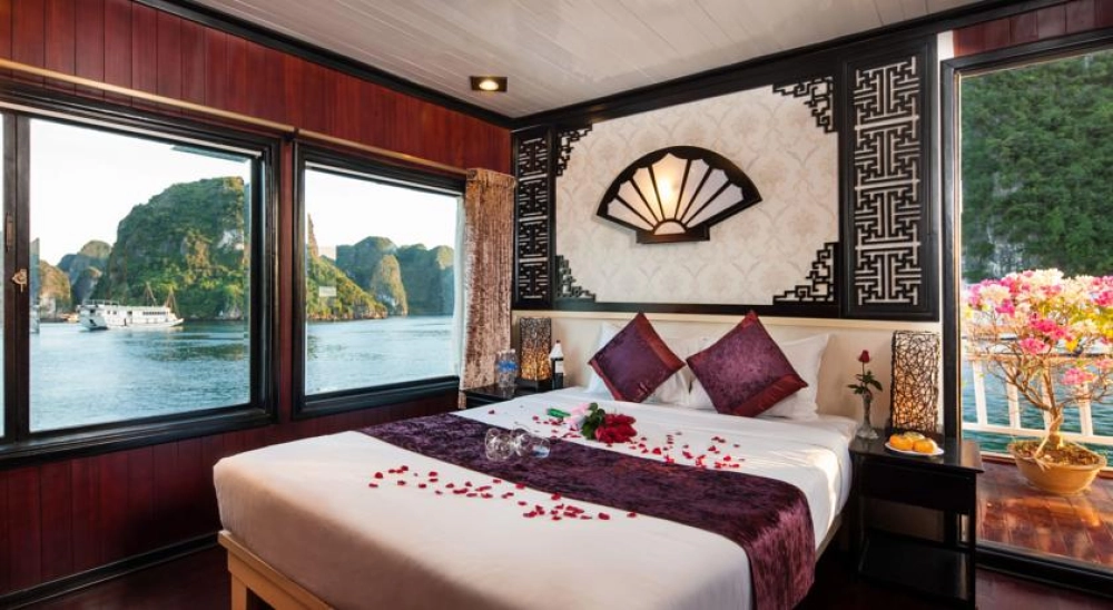 Grotte de Surprise – Baie de Lan Ha (B, L, D)