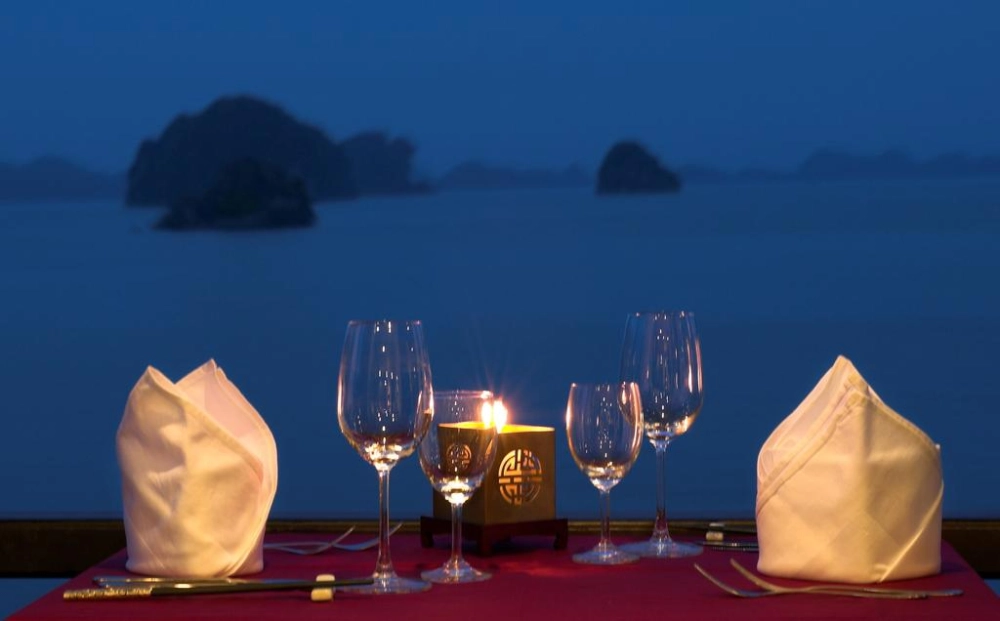 Hanoi – Baia d’Ha Long (L, D)