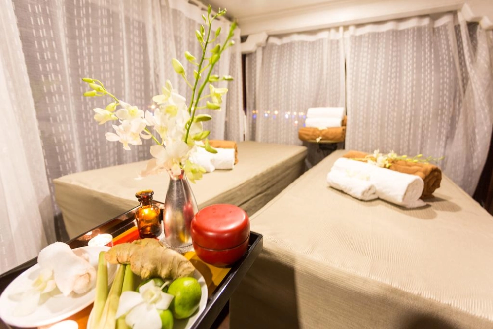 Hanoi – Baia d’Ha Long (L, D)