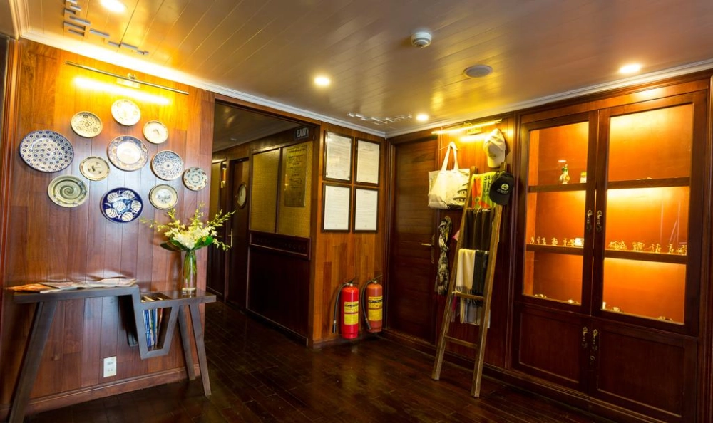 Baia d’Ha Long– Hanoi (B)