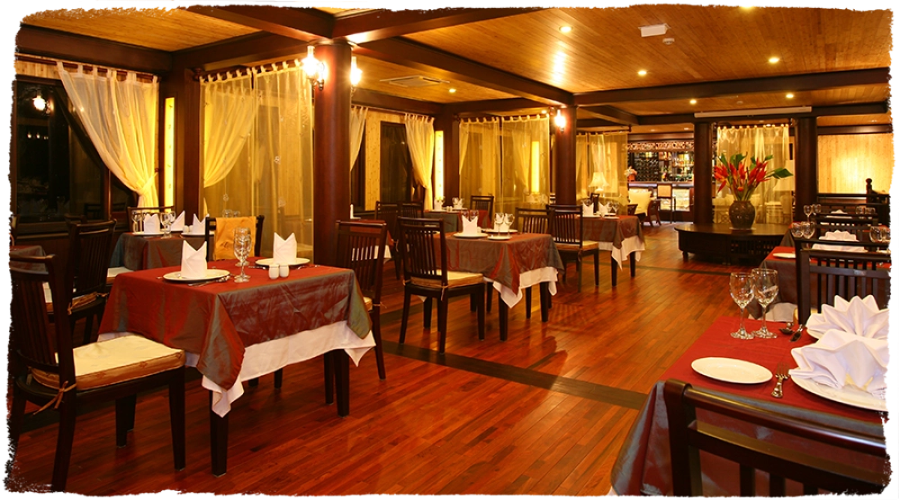  Baia d’Halong – Hanoi (B, L)