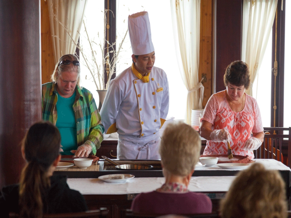 Hanoi – Baia d’Halong (L, D)