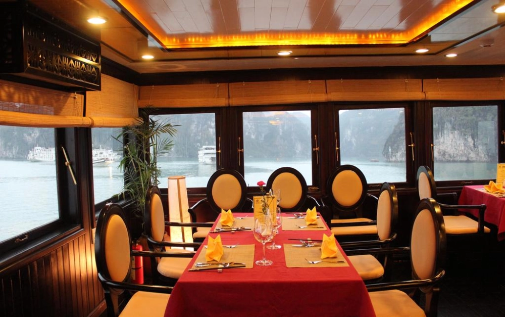 Baie de Bai Tu long - Village de pêcheurs de Vung Vieng (L, D)