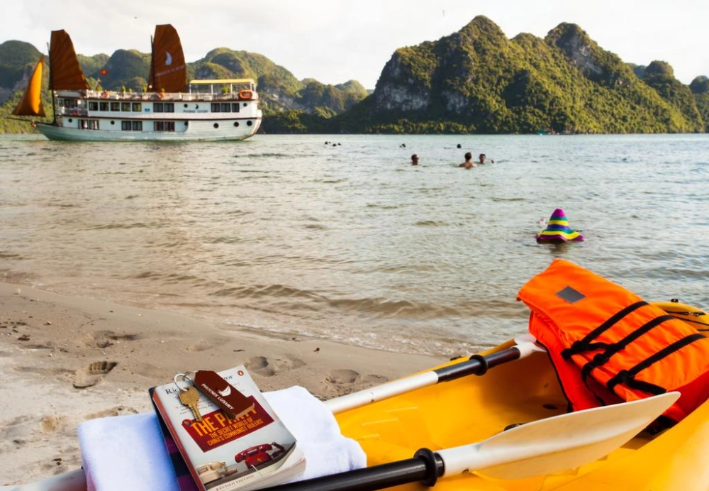 Ha Long - Hanoi (B, L)