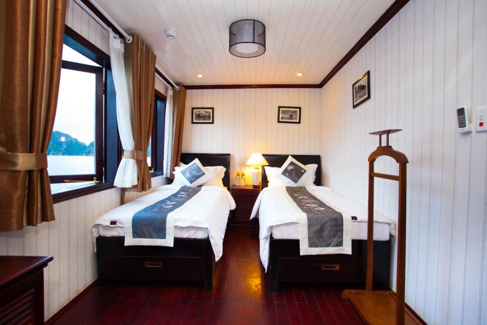 Hanoi – Baia d’Ha Long (L, D)