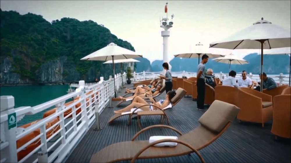 Hanoi – Baia d’Halong (L, D)