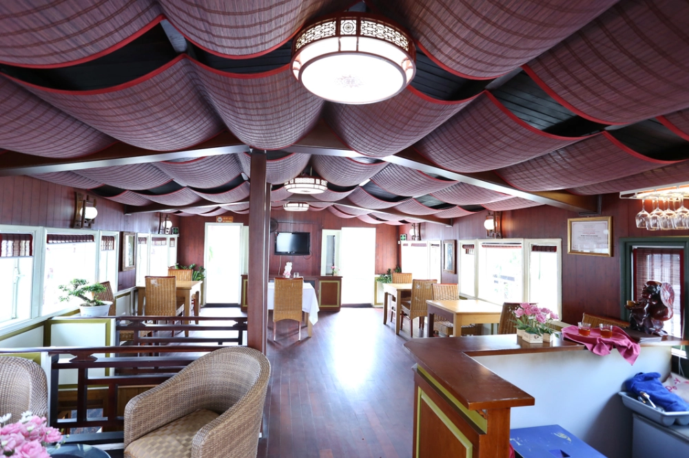Baie de Bai Tu Long – Hanoi (B, L)