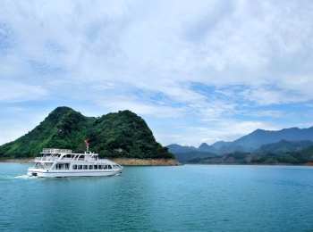 Ha Noi – Cœur du lac Hoa Binh – Baie de Ngoi Hoa – Mai Chau