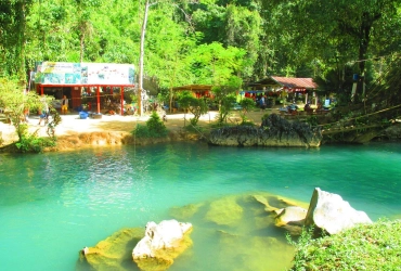 Vientiane – Vang Vieng (B, L, D)