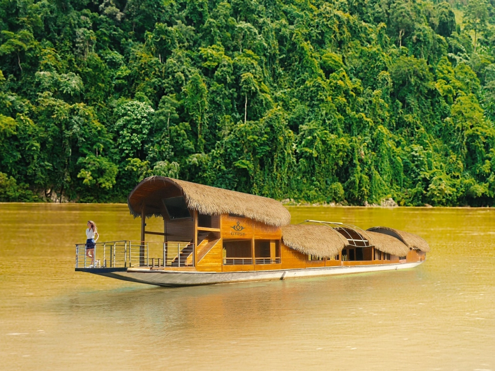 Khok Aek - Luang Prabang (B, L)
