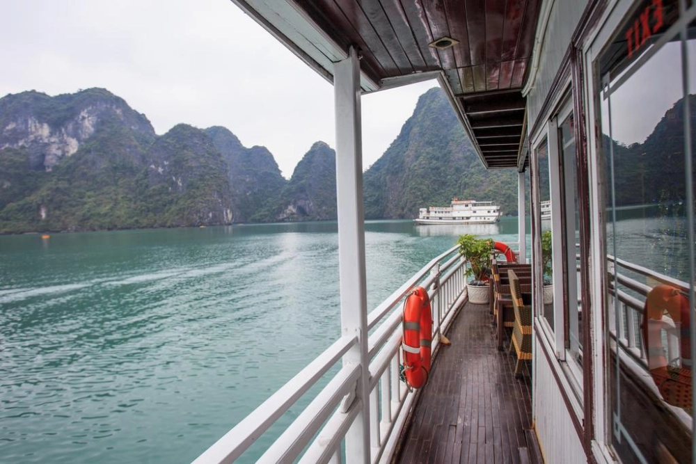 Cat Ba - Île de Singe - Hanoi (B, L)