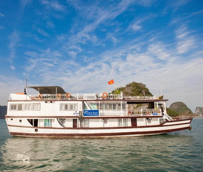 Cozy Bay Yacht