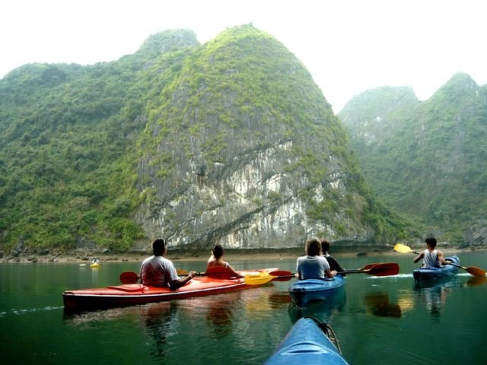 Hanoi – Cat Ba (L, D)