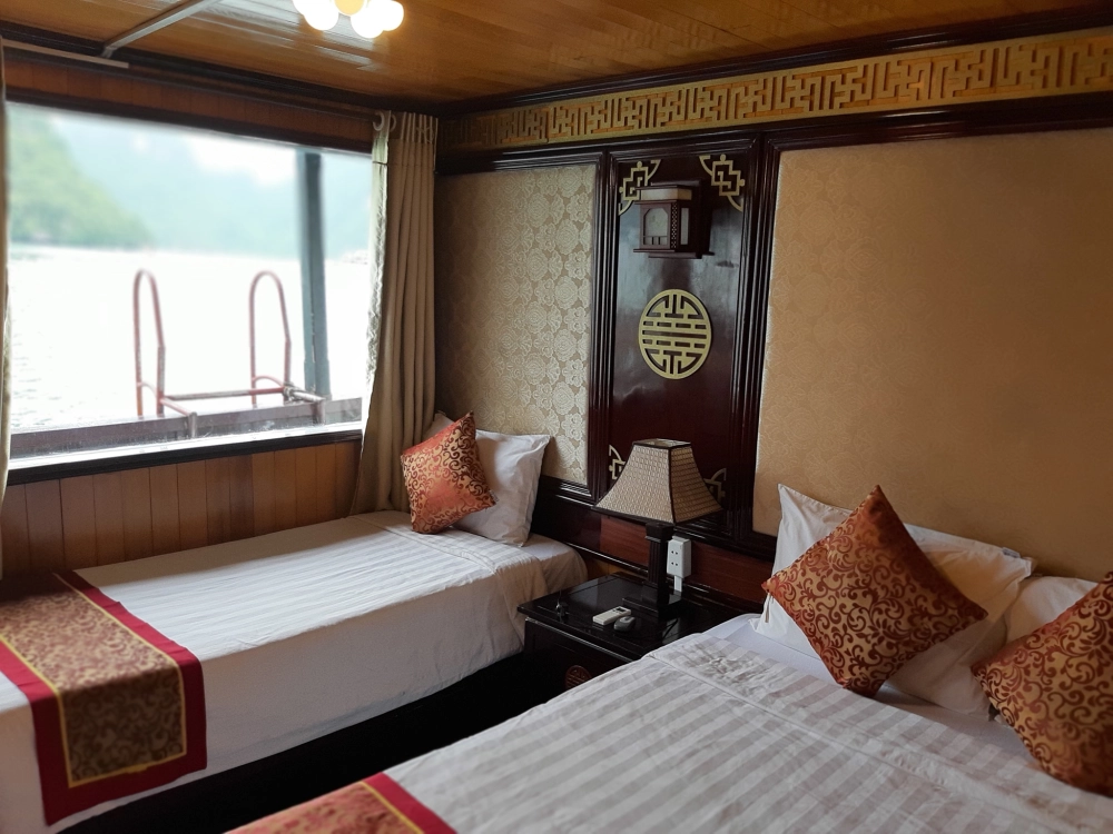 Hanoi - Halong - Baie de Lan Ha (L, D)