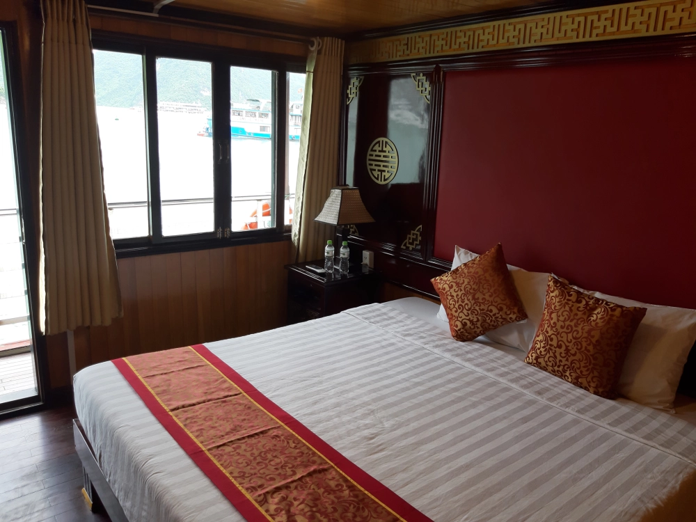 Baie de Lan Ha - Halong - Hanoi (B, L)