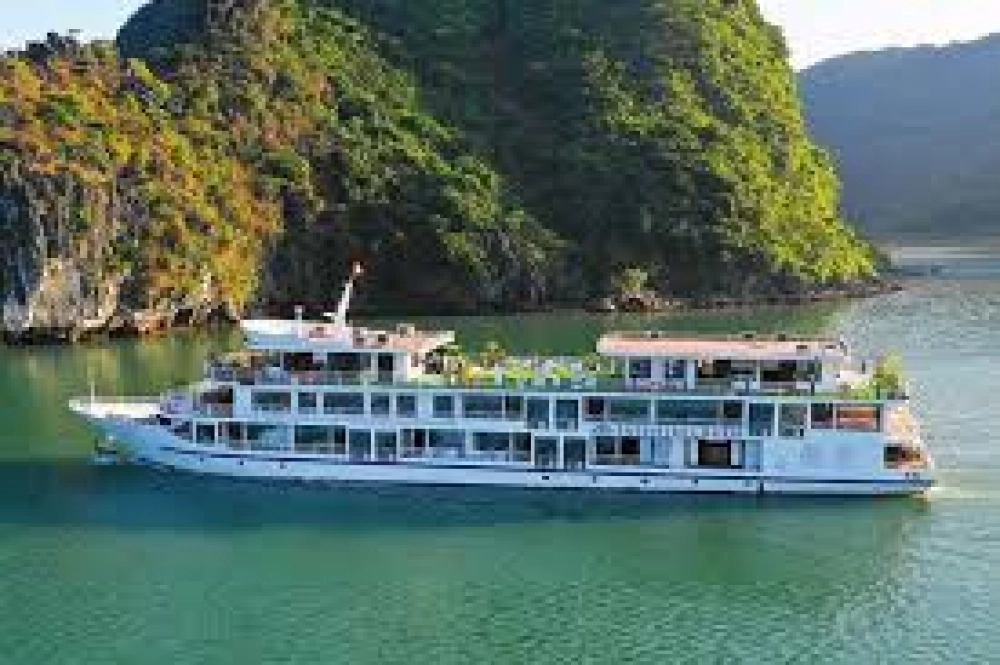 Baia di Ha Long – Hanoi (B,Br)