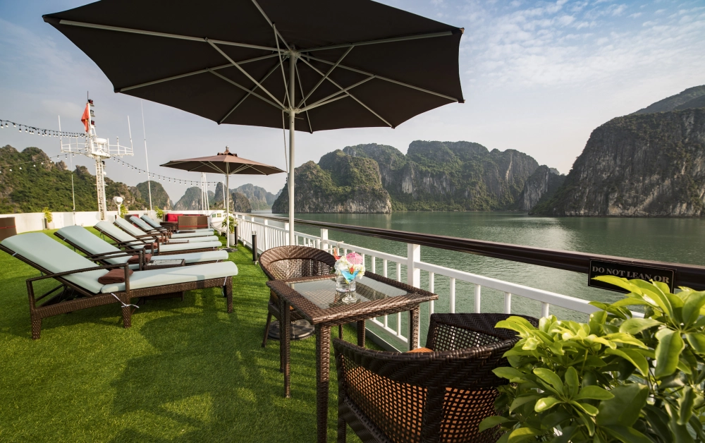 Hanoi - Baie de Ha Long - Baie de Lan Ha (L, D)