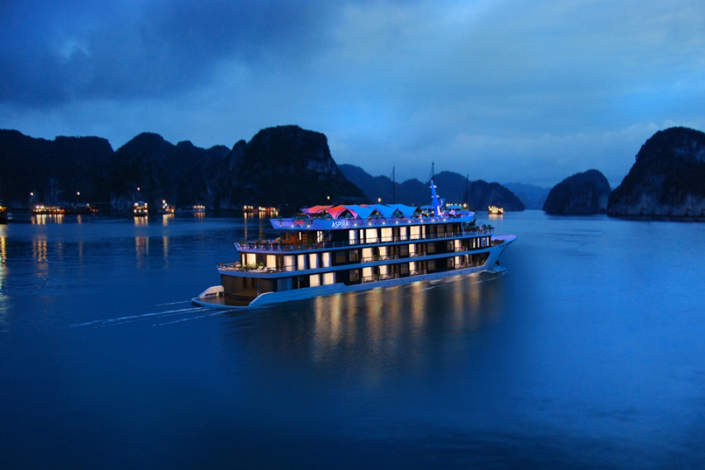 Baia di Halong - Hanoi (B,L)