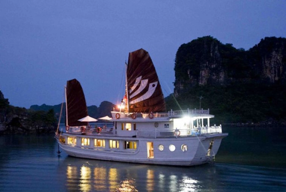 Baia d’Ha Long– Hanoi (B/L)