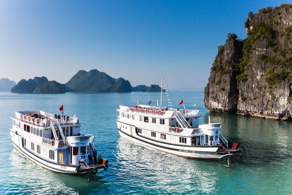  Baia d’Ha Long – Baia di Lan Ha (B, L, D)