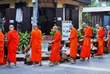 Luang Prabang - Elemosina mattutina - Grotte di Pak Ou - Ban Chan