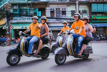 Sai Gon in Vespa (B, L)