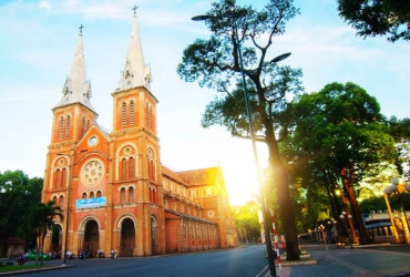 Hanoi - Volo per Ho Chi Minh - Visita della città (B)