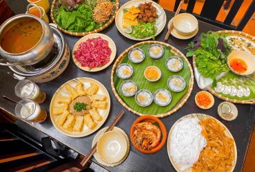 Hoi An - Da Nang - Volo per Nha Trang - Crociera con cocktail e cena al tramonto (B, D)