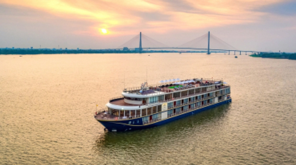 Phnom Penh - Tonle Sap - Koh Chen - Oudong - Kampong Tralach