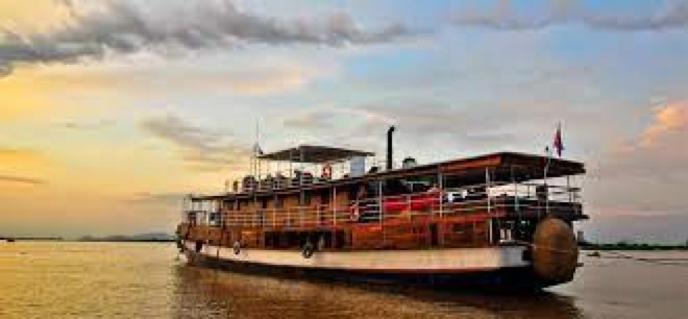 Venerdì: FIUME DI TONLE SAP - SIEM REAP (D)