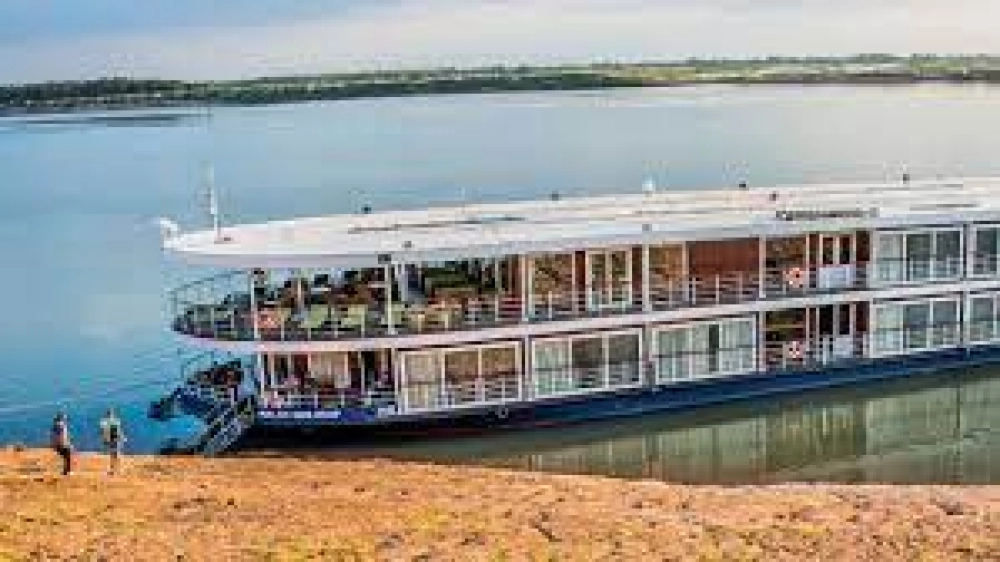 Domenica: FIUME DI TONLE SAP - KAMPONG CHHNANG - KAMPONG TRALACH (B, L, D)