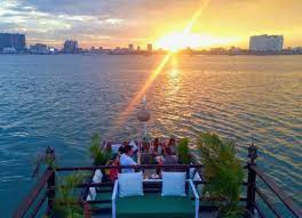 Martedì: FIUME DI MEKONG - PHNOM PENH (B)