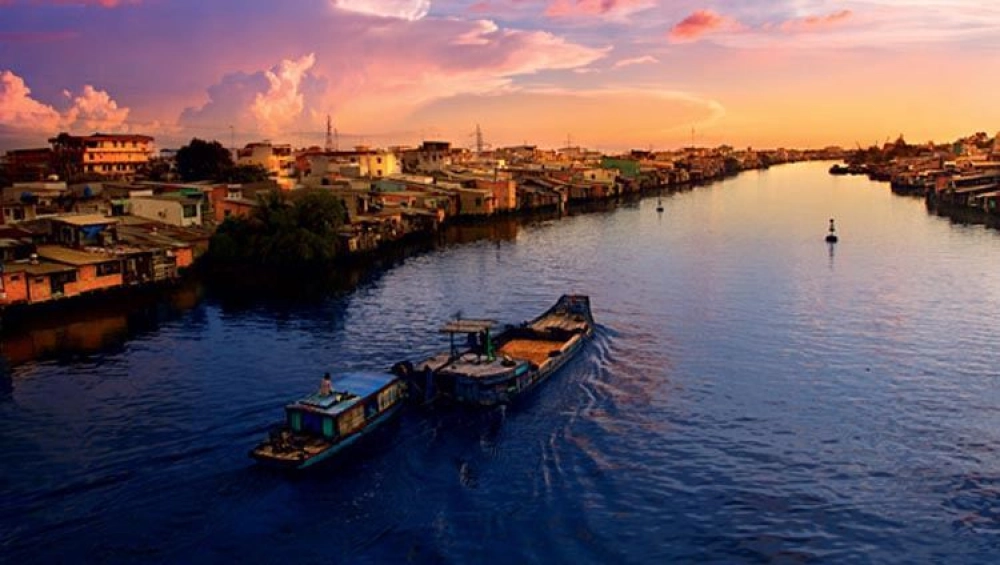 Tan Chau - Phnom Penh (B, L, D)