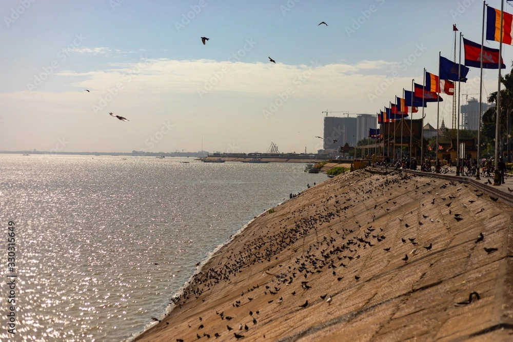 Phnom Penh (B)
