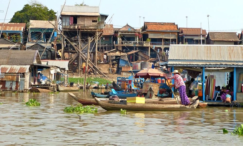 Lago di Tonle Sap - Kampong Chhnang - Kampong Tralach (B, L, D)
