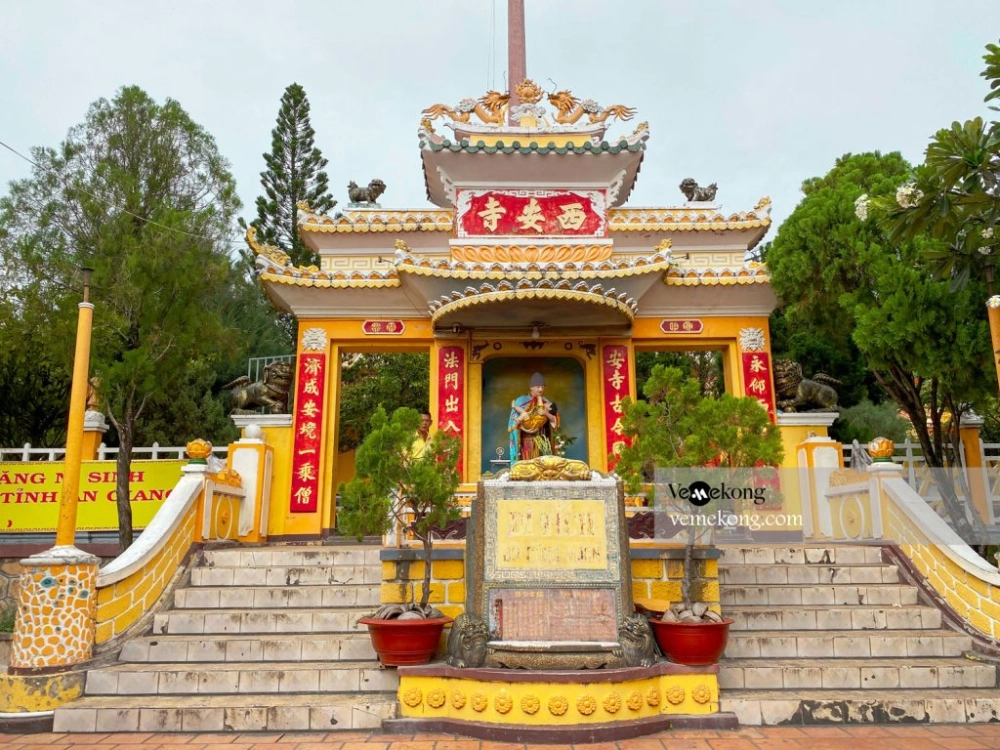 Chau Doc - Sa Dec (Vietnam) (B, L, D)