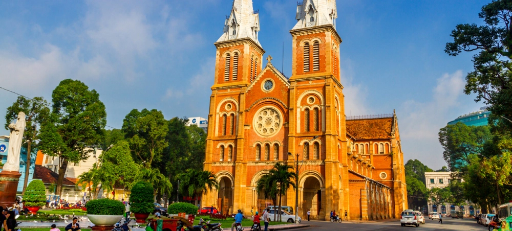 Ho Chi Minh ville (Saigon) (B, L, D)