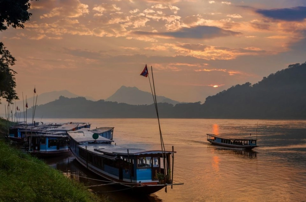 Vientiane (B)