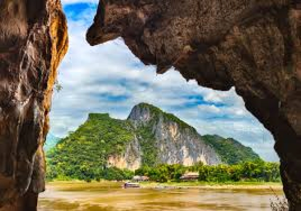 Grotte di Pak Ou (B, L, D)
