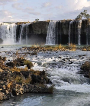 Escursione a Buon Ma Thuot: Esplorare le cascate e la cultura