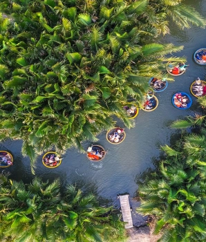 Barca a cesto nella foresta di cocco a Hoi An in un giorno