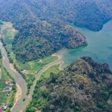 Escursione in barca nel tranquillo lago Ba Be in 2 giorni