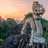 Grotta di Tam Coc e Mua: Una giornata di incantevole esplorazione