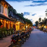 Classico viaggio di 5 giorni da Luang Prabang a Vientiane